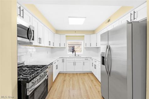 6370 Manchester Road Parma OH 44129