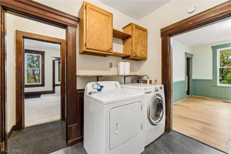 160 N Valley Street Akron OH 44303