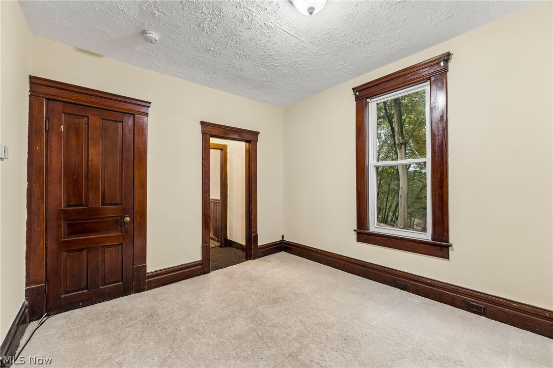 160 N Valley Street Akron OH 44303