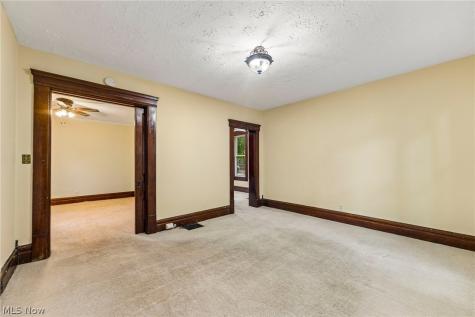 160 N Valley Street Akron OH 44303