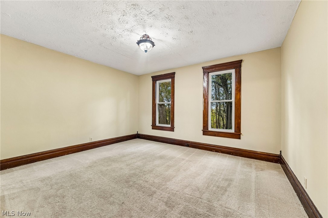 160 N Valley Street Akron OH 44303