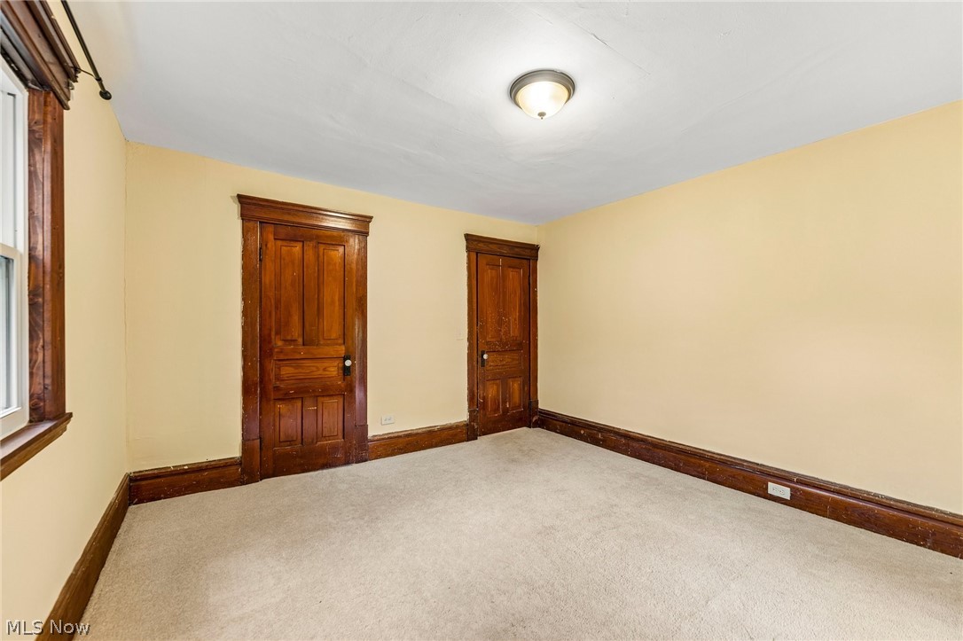 160 N Valley Street Akron OH 44303