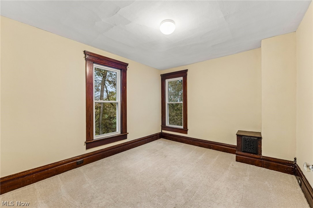 160 N Valley Street Akron OH 44303