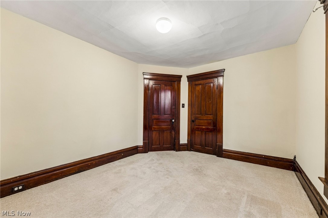 160 N Valley Street Akron OH 44303