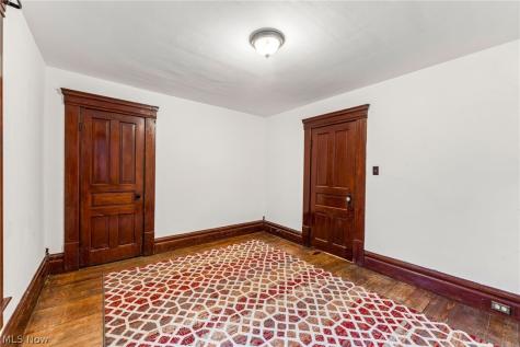 160 N Valley Street Akron OH 44303