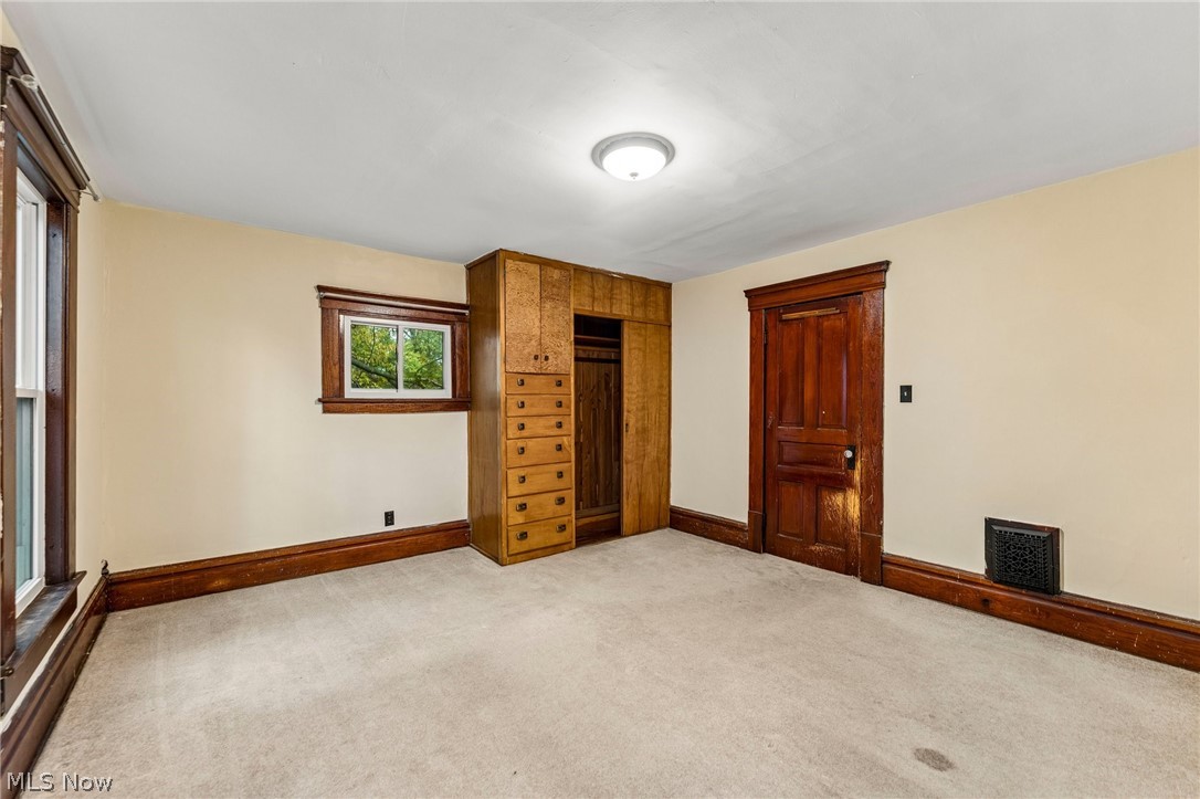 160 N Valley Street Akron OH 44303