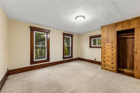 160 N Valley Street Akron OH 44303