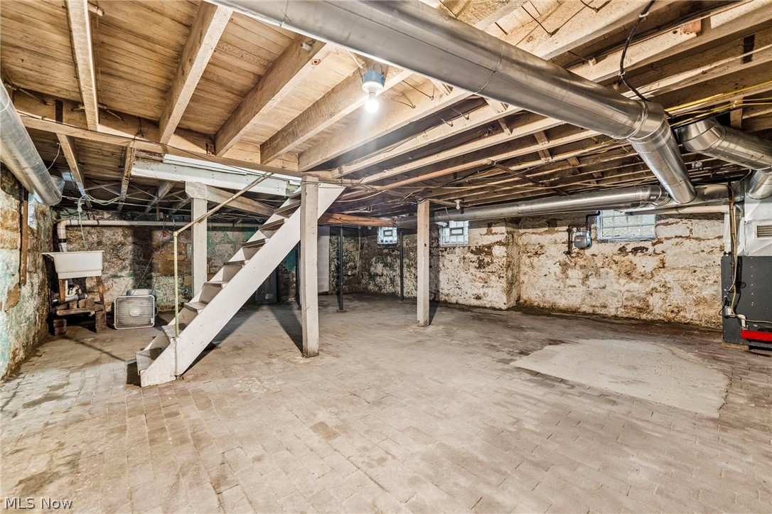 160 N Valley Street Akron OH 44303