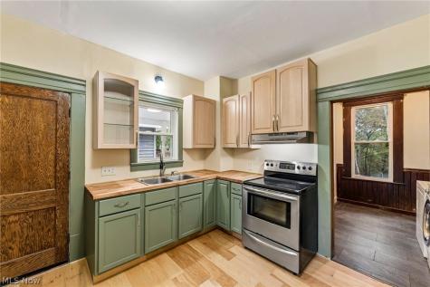 160 N Valley Street Akron OH 44303