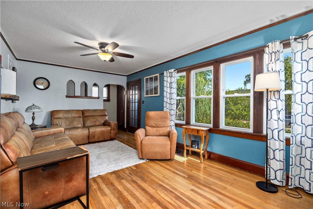16903 Woodbury Avenue Cleveland OH 44135