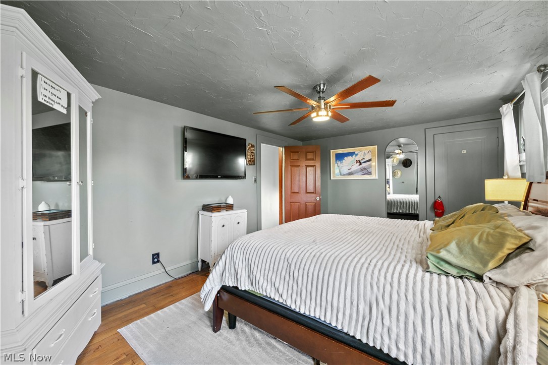 16903 Woodbury Avenue Cleveland OH 44135