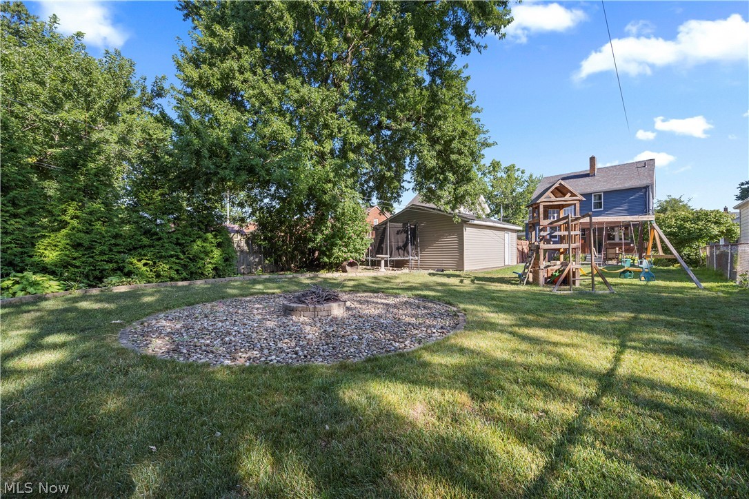 16903 Woodbury Avenue Cleveland OH 44135