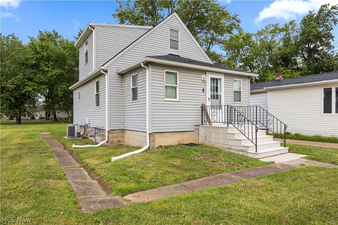 7723 W River Road S Elyria OH 44035