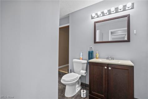 7723 W River Road S Elyria OH 44035