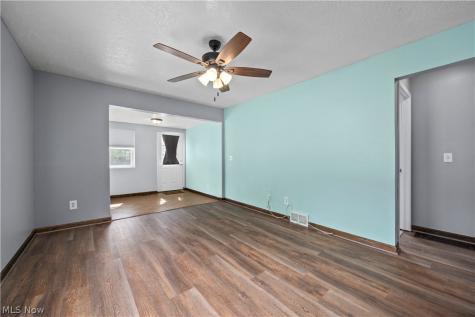7723 W River Road S Elyria OH 44035