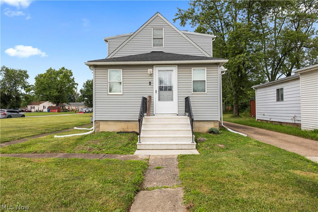 7723 W River Road S Elyria OH 44035