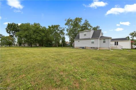 7723 W River Road S Elyria OH 44035