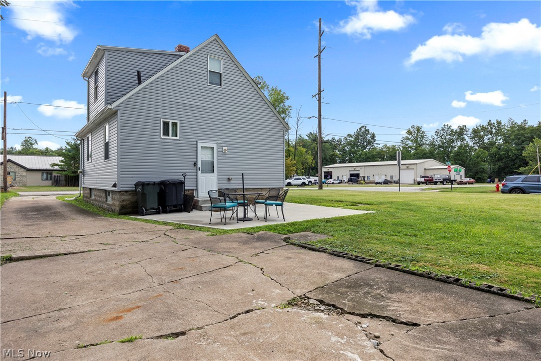 7723 W River Road S Elyria OH 44035