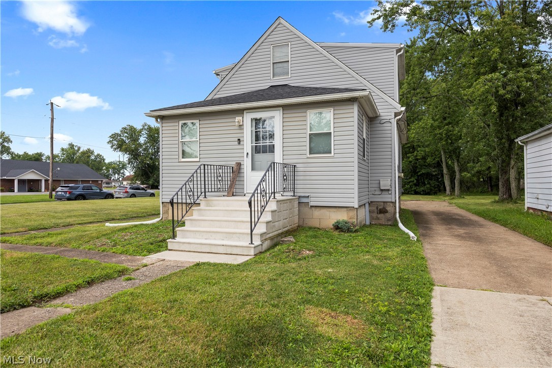 7723 W River Road S Elyria OH 44035