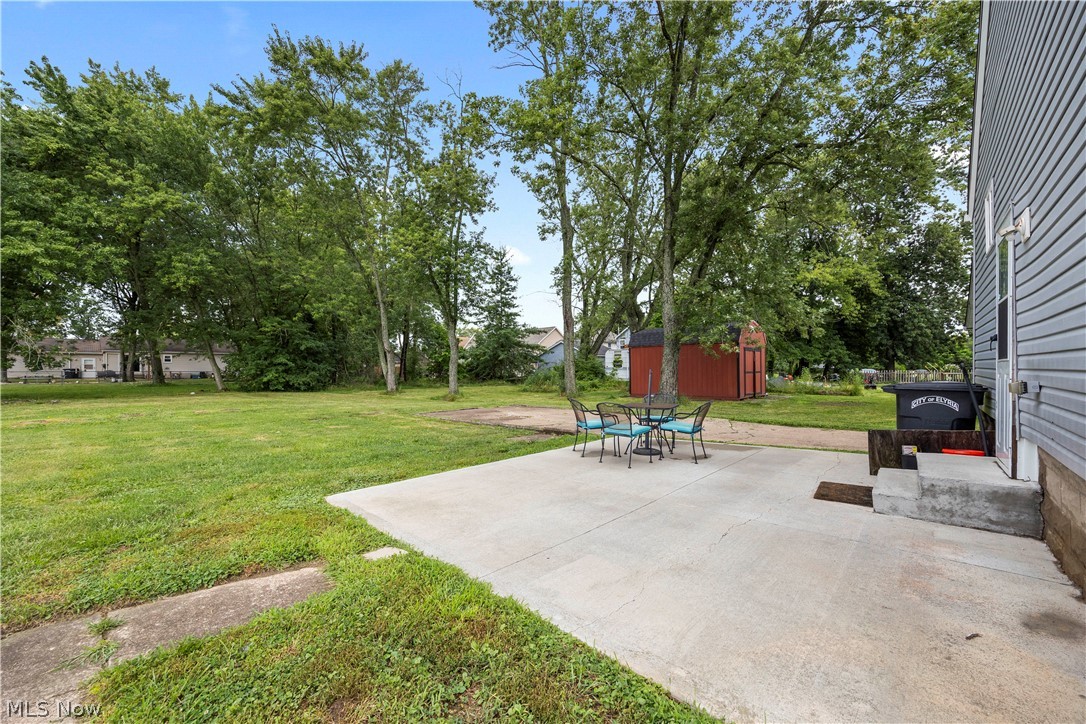 7723 W River Road S Elyria OH 44035