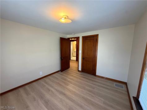 2212 Indiana Way NE Canton OH 44705