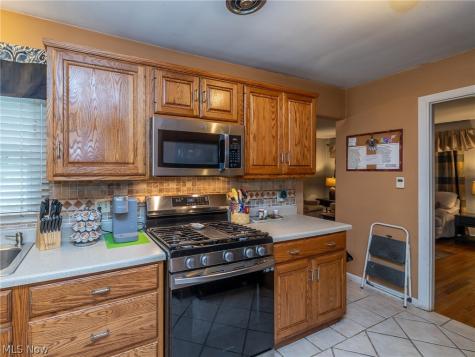 6389 W 54th Street Parma OH 44129