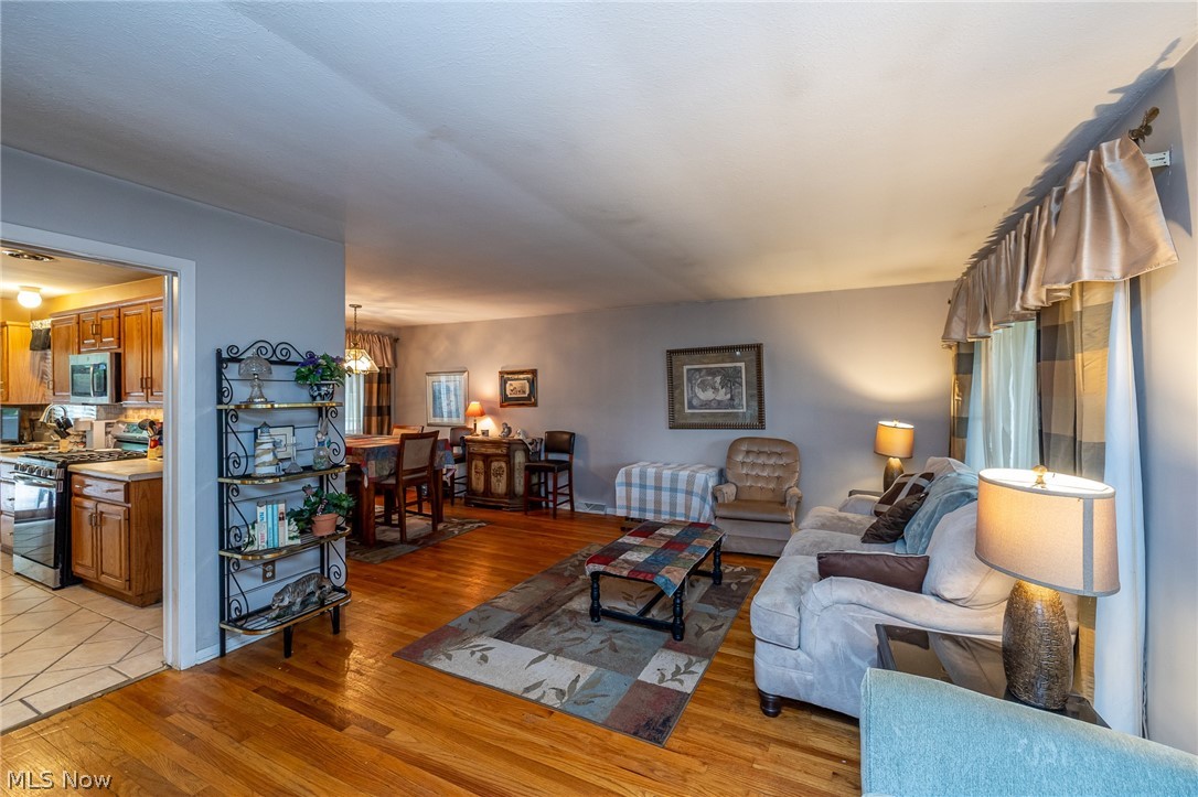 6389 W 54th Street Parma OH 44129