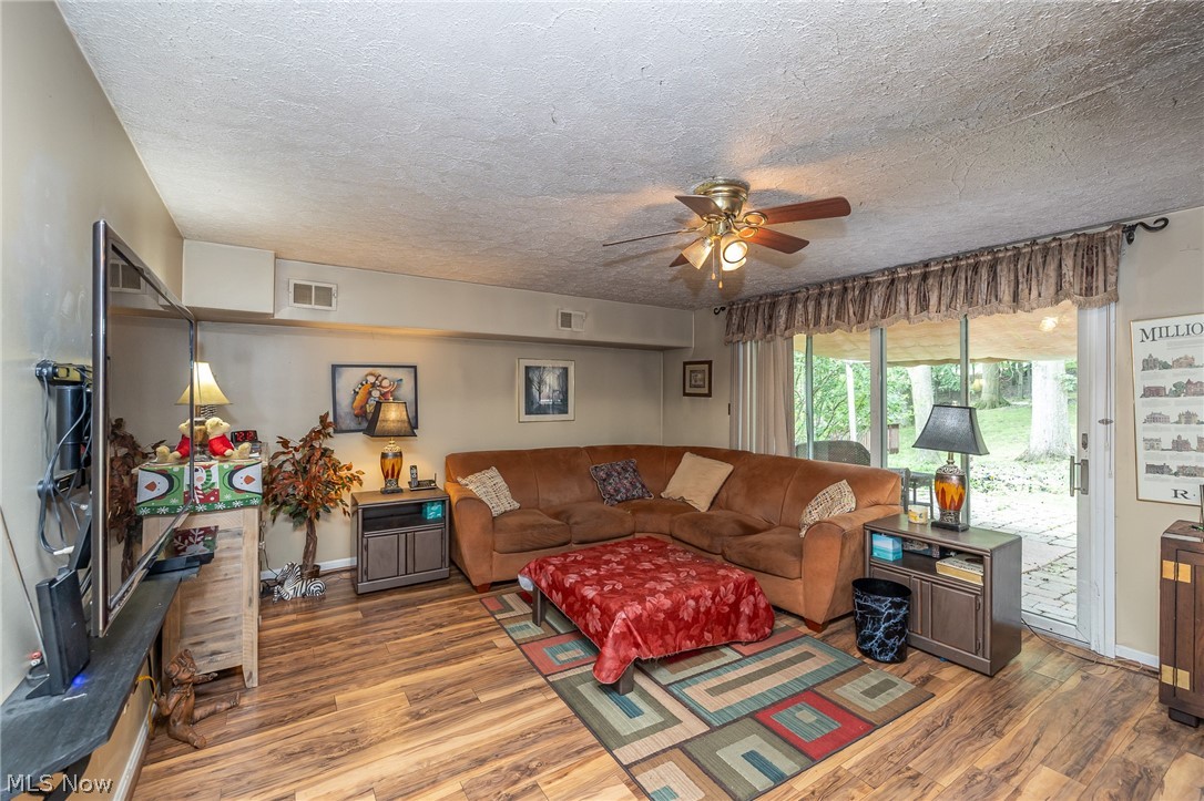 6389 W 54th Street Parma OH 44129
