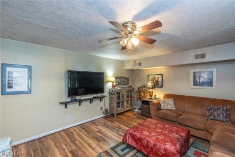 6389 W 54th Street Parma OH 44129