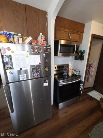 1566 E 195th Street Euclid OH 44117
