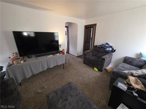 1566 E 195th Street Euclid OH 44117