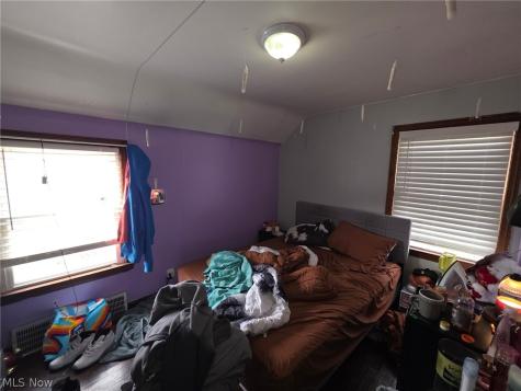 1566 E 195th Street Euclid OH 44117
