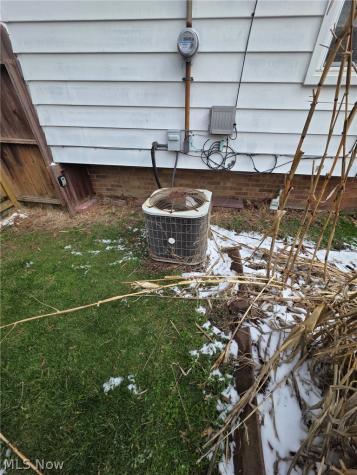 1566 E 195th Street Euclid OH 44117