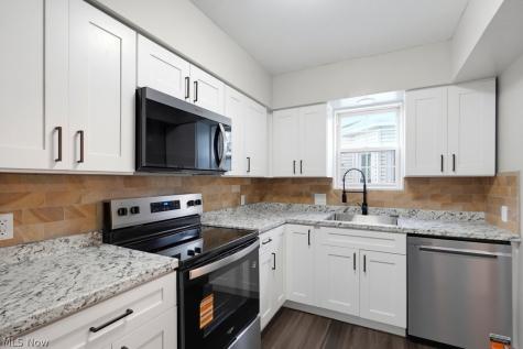 1401 Ridgeway Place NW Canton OH 44709