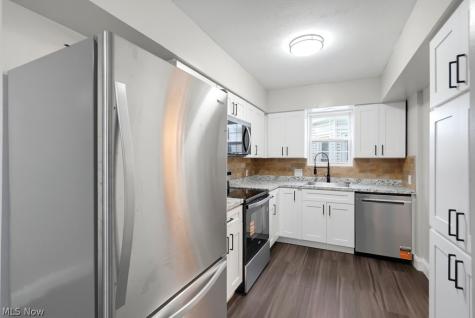 1401 Ridgeway Place NW Canton OH 44709