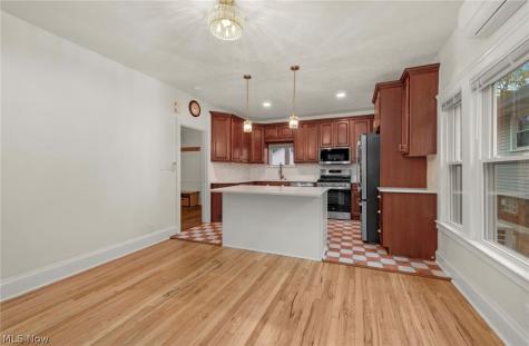 1659 Chesterland Avenue Lakewood OH 44107