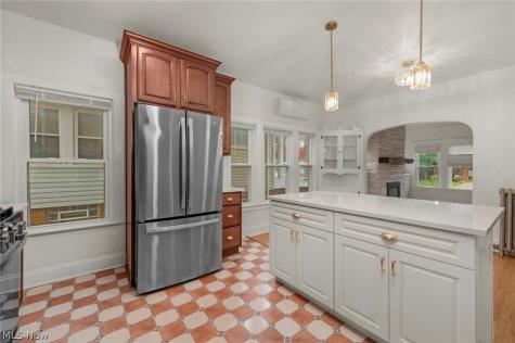1659 Chesterland Avenue Lakewood OH 44107