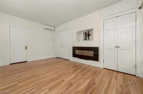 1659 Chesterland Avenue Lakewood OH 44107