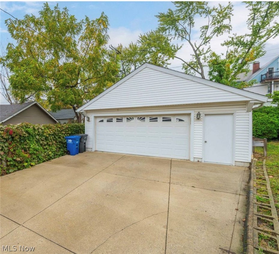 1659 Chesterland Avenue Lakewood OH 44107