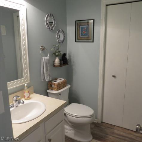 1934 Cherrywood Lane Akron OH 44312