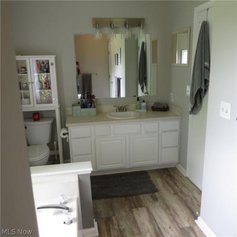 1934 Cherrywood Lane Akron OH 44312