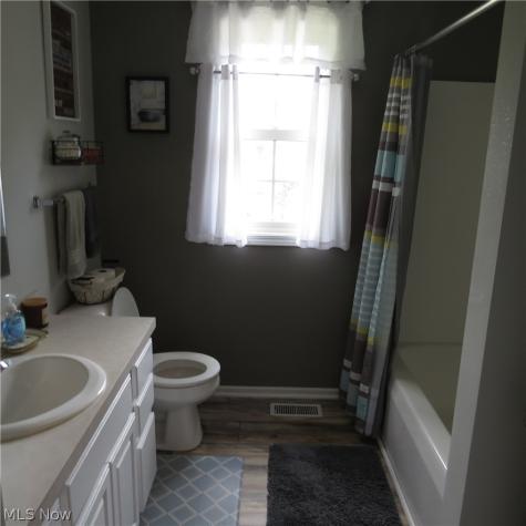 1934 Cherrywood Lane Akron OH 44312