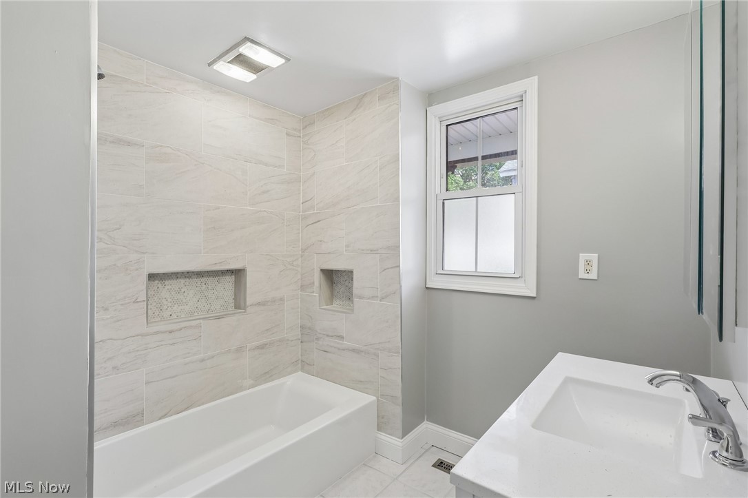 26 E Ashtabula Street Jefferson OH 44047