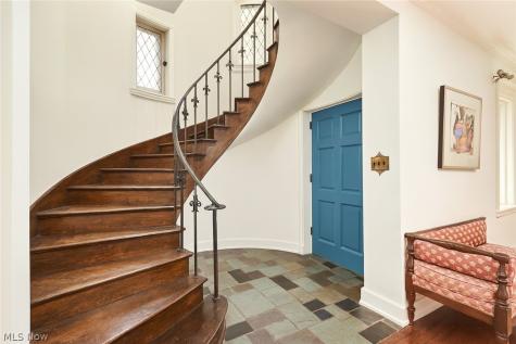 2120 Ridgewood Road Akron OH 44313