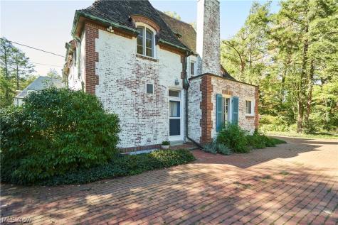 2120 Ridgewood Road Akron OH 44313