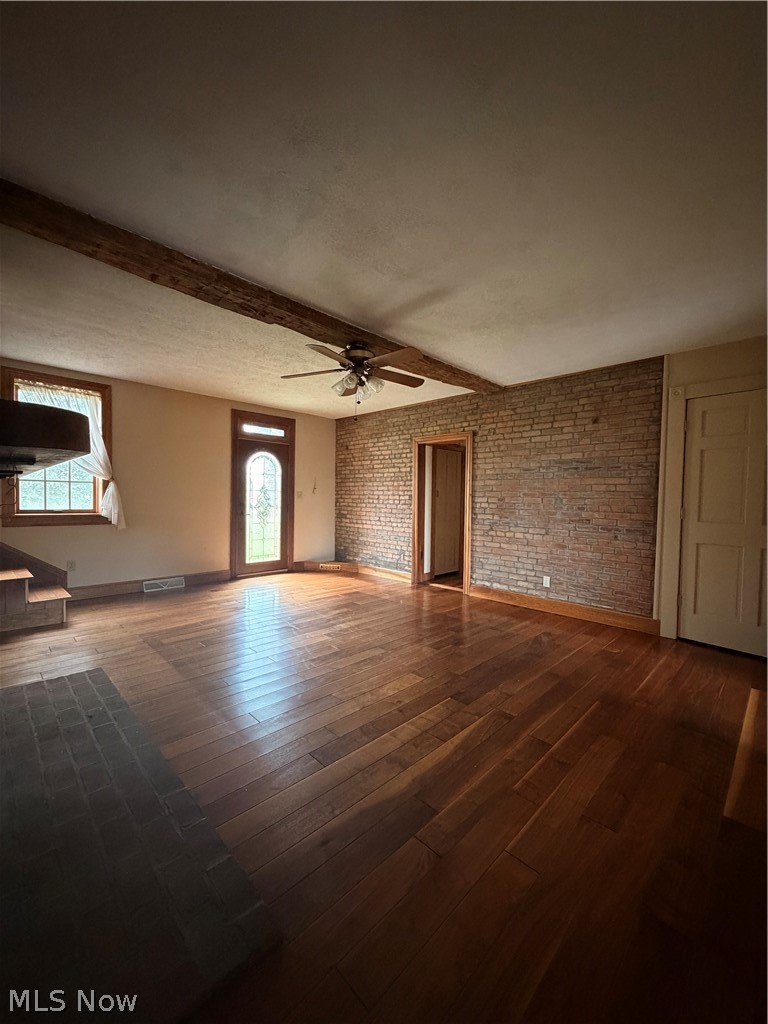44876 State Route 517 Columbiana OH 44408