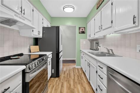 910 Marilyn Drive Wooster OH 44691