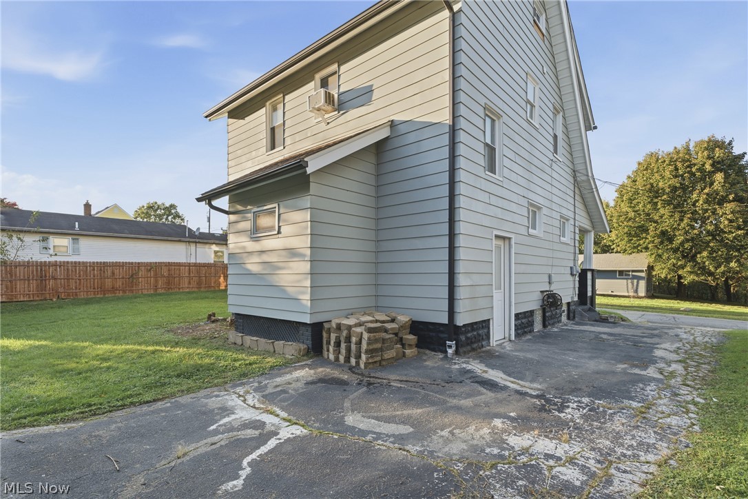 2205 Burbank Avenue Youngstown OH 44509