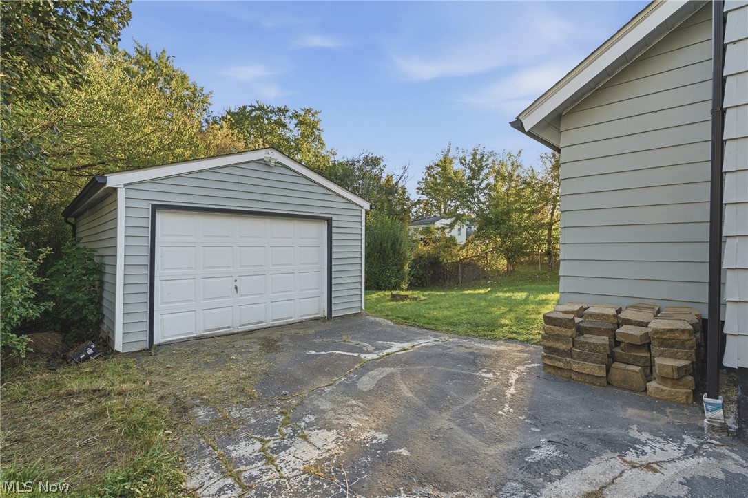 2205 Burbank Avenue Youngstown OH 44509