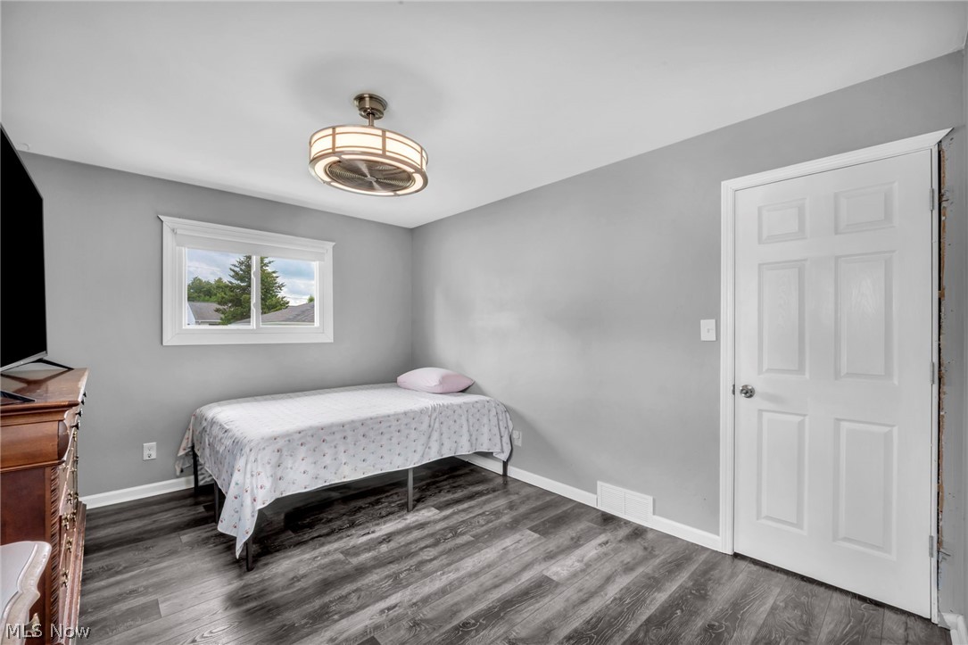 14291 Gallatin Boulevard Brook Park OH 44142